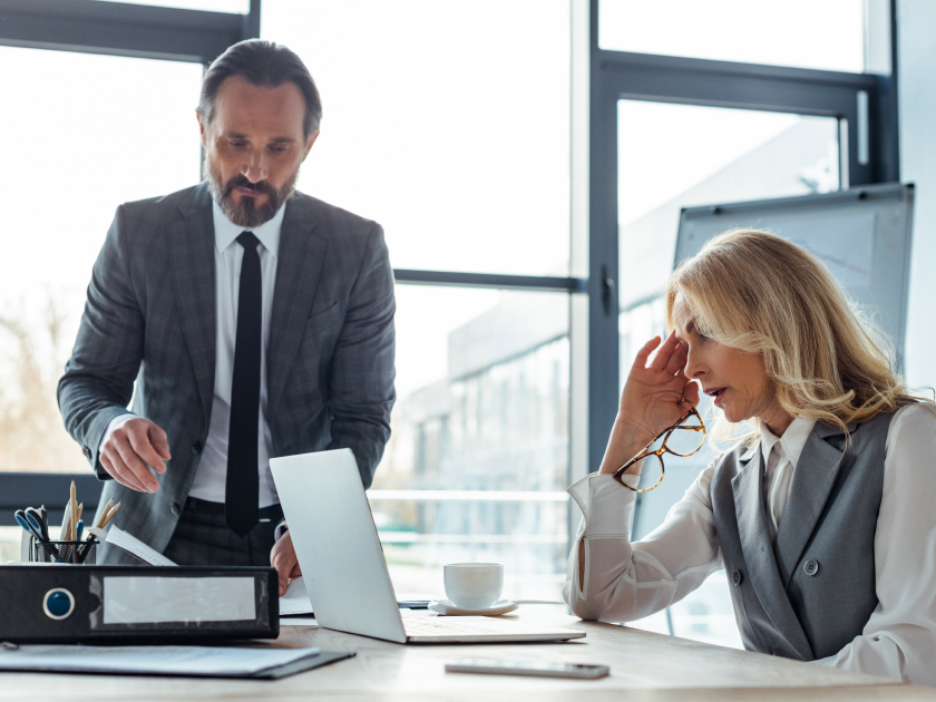 «Мы одна семья» и «Надо было сделать вчера». Собрали 9 красных флагов в поведении начальника