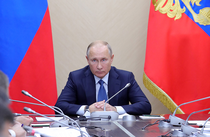 Путин ситуация с ценами на нефтепродукты должна быть рыночной но регулируемой