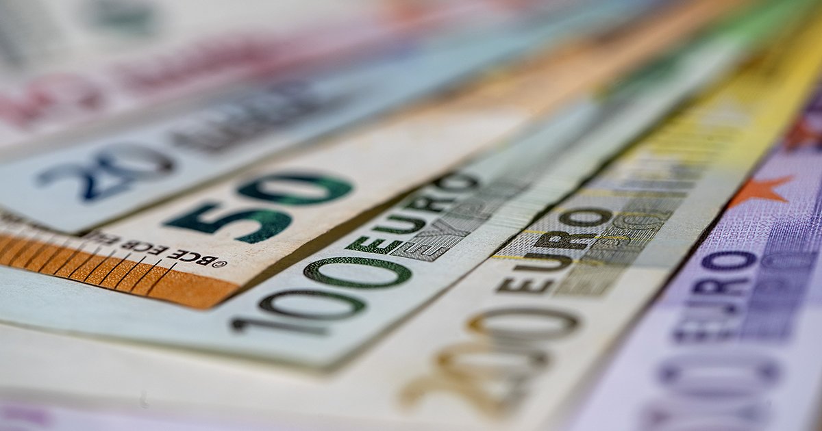 ЕС запретил поставлять в Россию банкноты евро