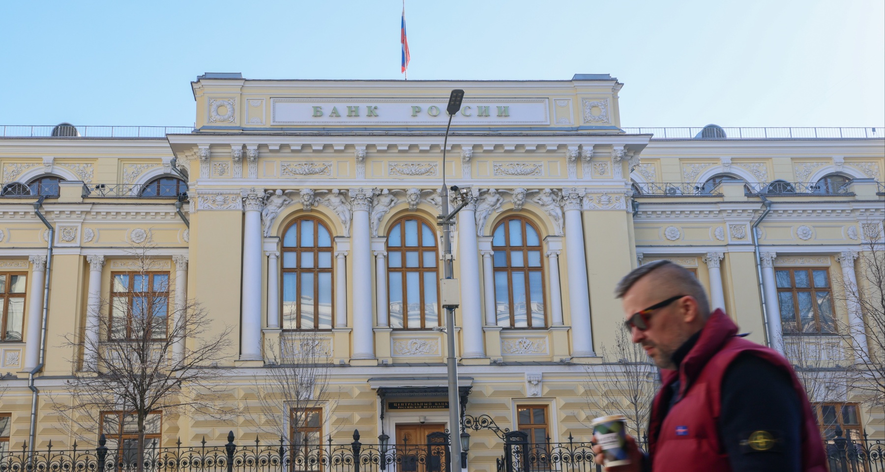 ЦБ сможет «резать» банкам автокредиты, куда побегут за займом отказники. Главное о кредитах за неделю