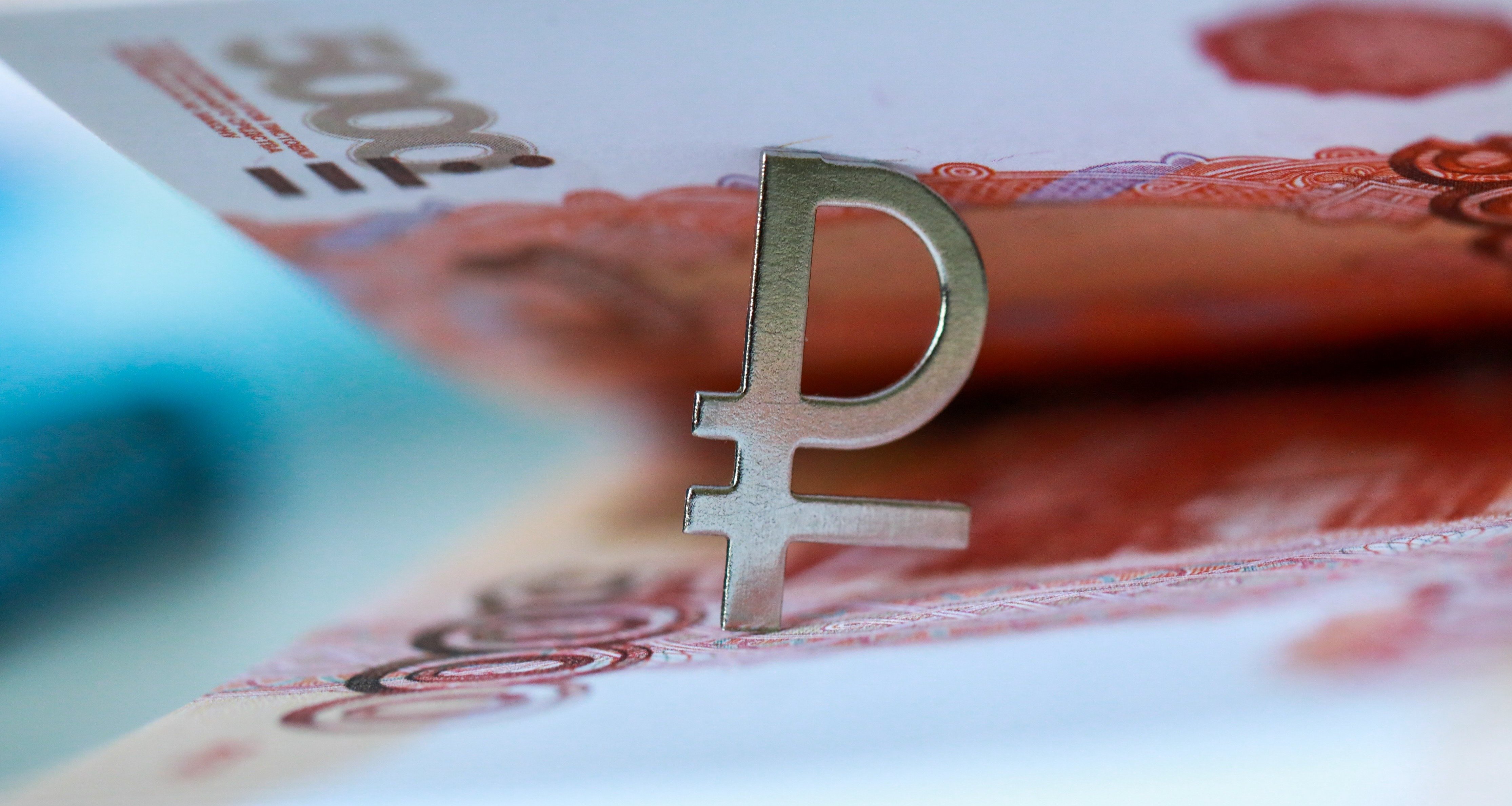 Чем плохо укрепление рубля