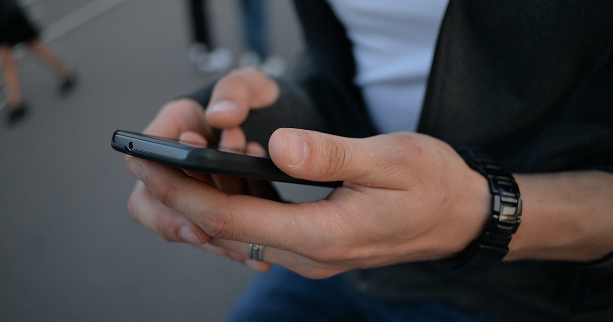 Сбербанк и ВТБ повысили стоимость услуги СМС-уведомлений