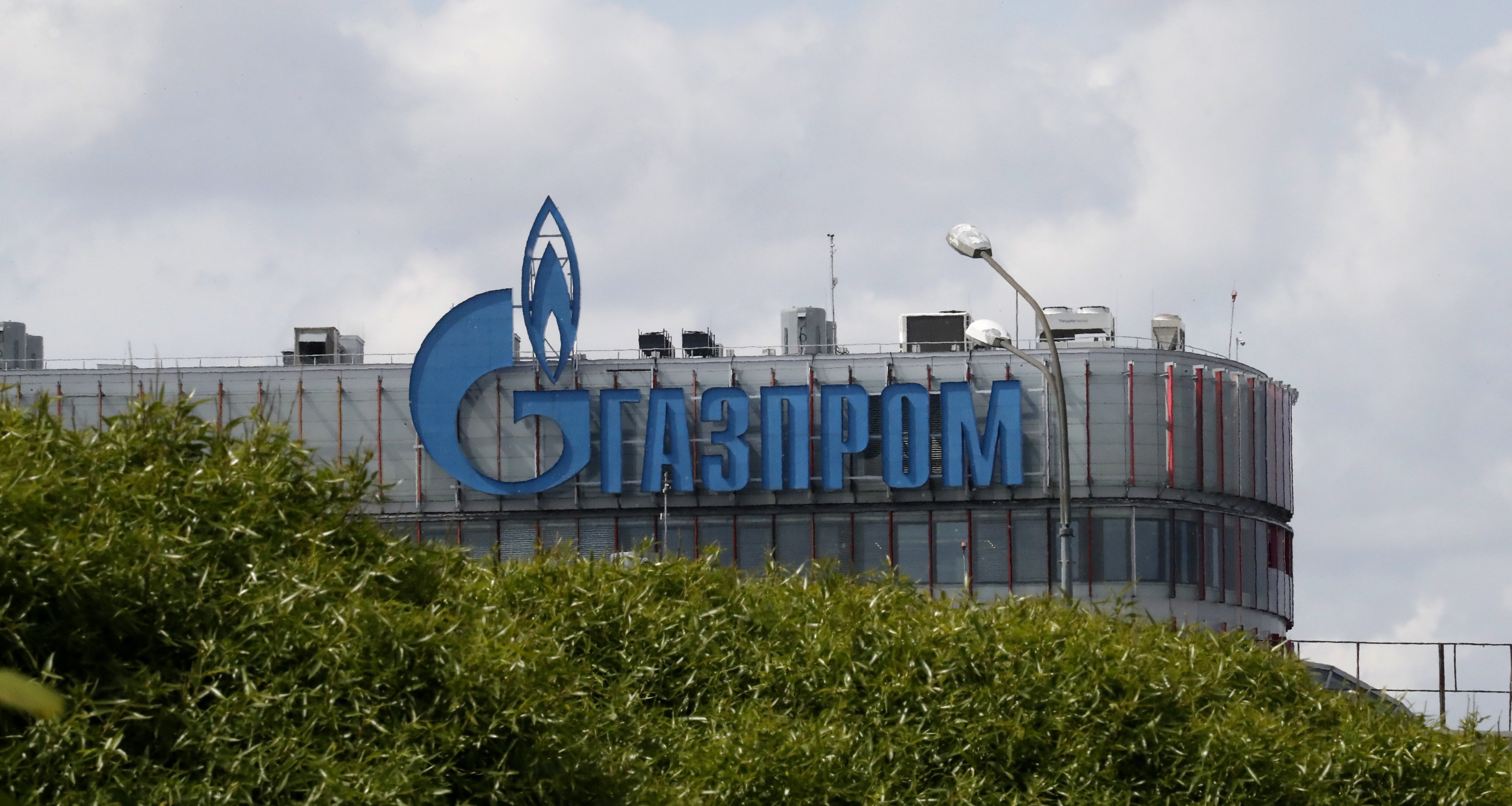 «Газпром» не выплатит дивиденды за 2021 год, его акции уже упали на 30%