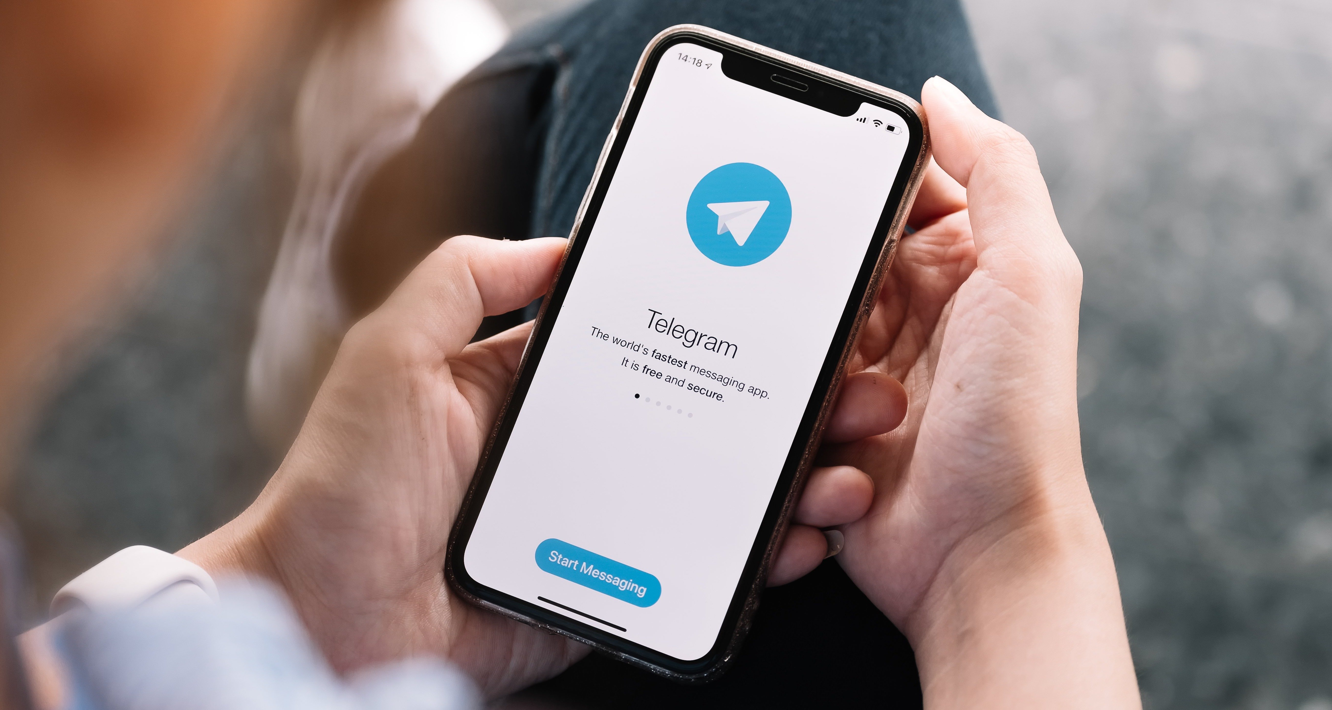 Банки мессенджеры. Телеграм и айфон фотосток. Telegram logo. Телеграм в 2022 году в марте. Как купить тг премиум на айфоне.