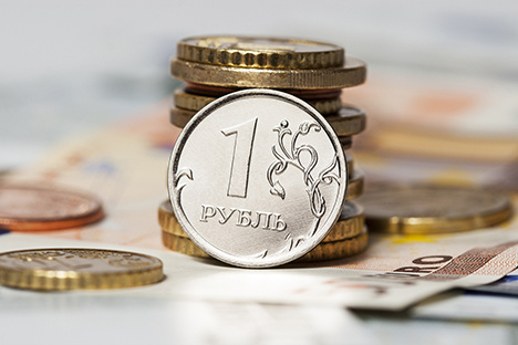 Обзор: интервенции ЦБ не смогут удержать рубль в жестких рамках