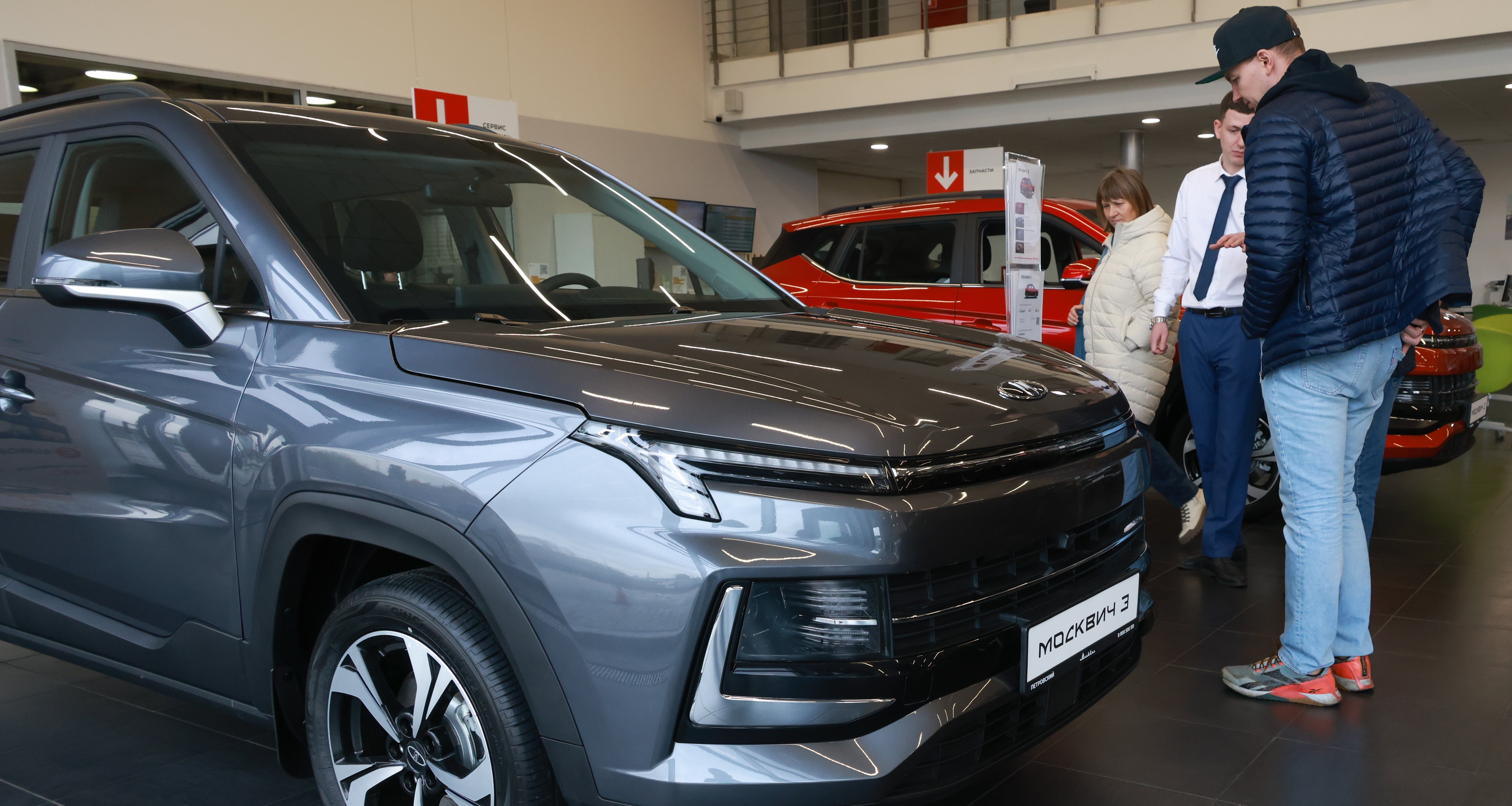 Автокредиты достигли рекордного уровня, АвтоВАЗ начнет производить электромобиль. Главные события авторынка за неделю 