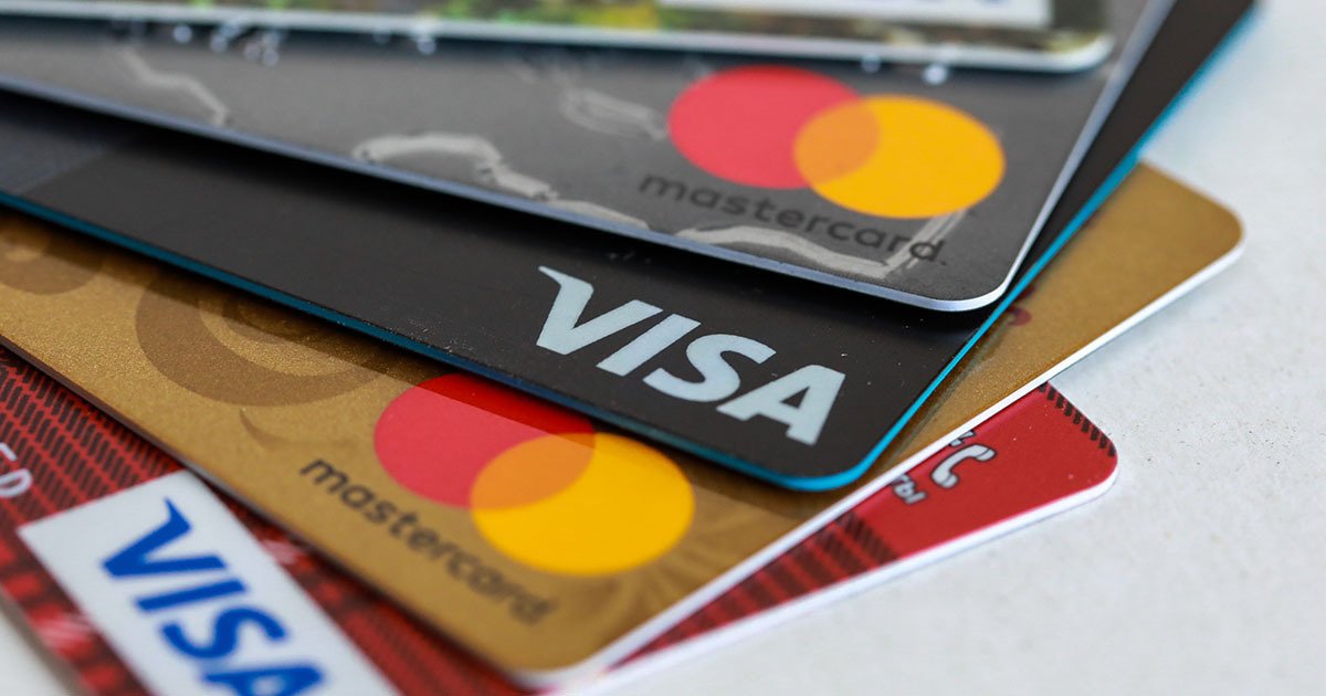 В РФ запускают агрегаторы для подбора карт Visa и Mastercard. Эксперты объяснили риски