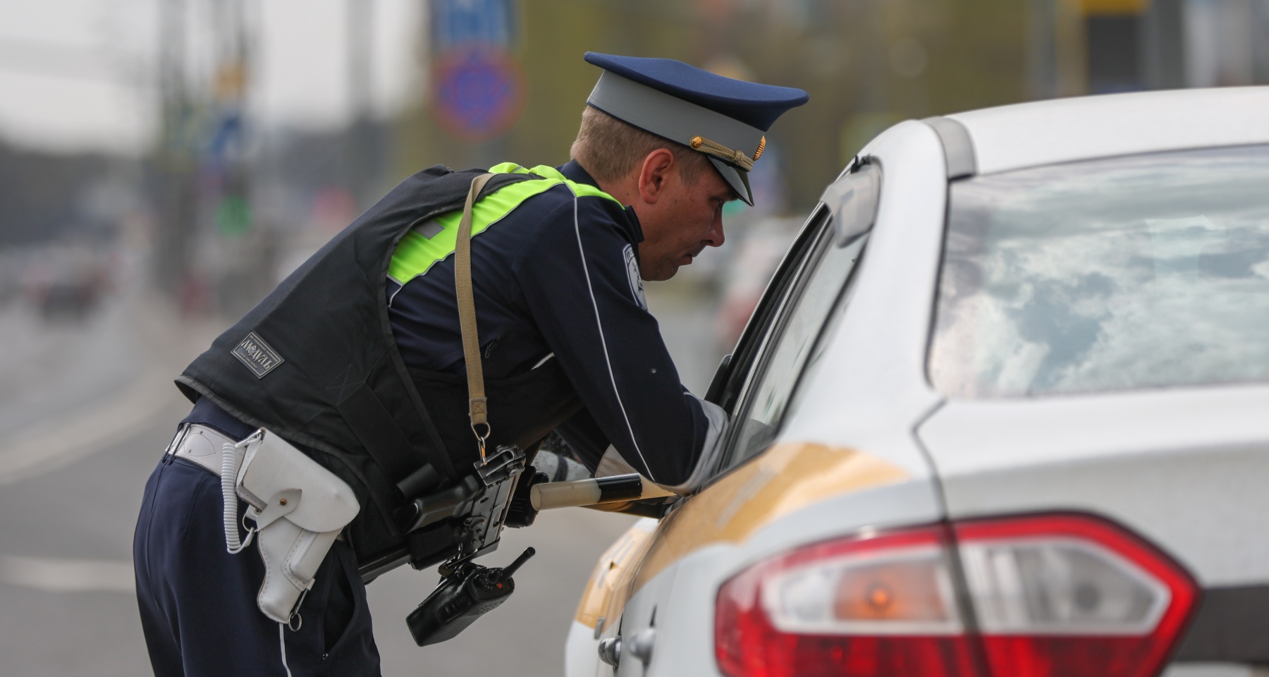 Эксперты рассказали, кому ничего не будет за езду по тротуару 