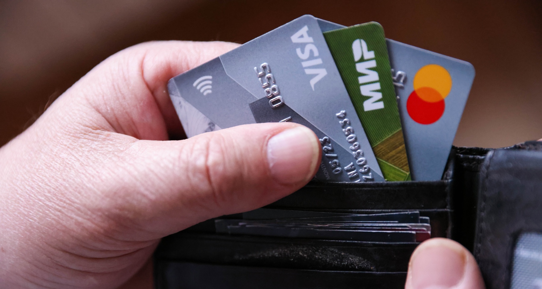 В России не будут обслуживать Visa и Mastercard, недоступные кредитки. Главное о картах за неделю 