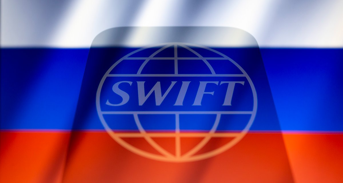 «SWIFT по-русски»: эксперт допустил появление самолетов с наличными