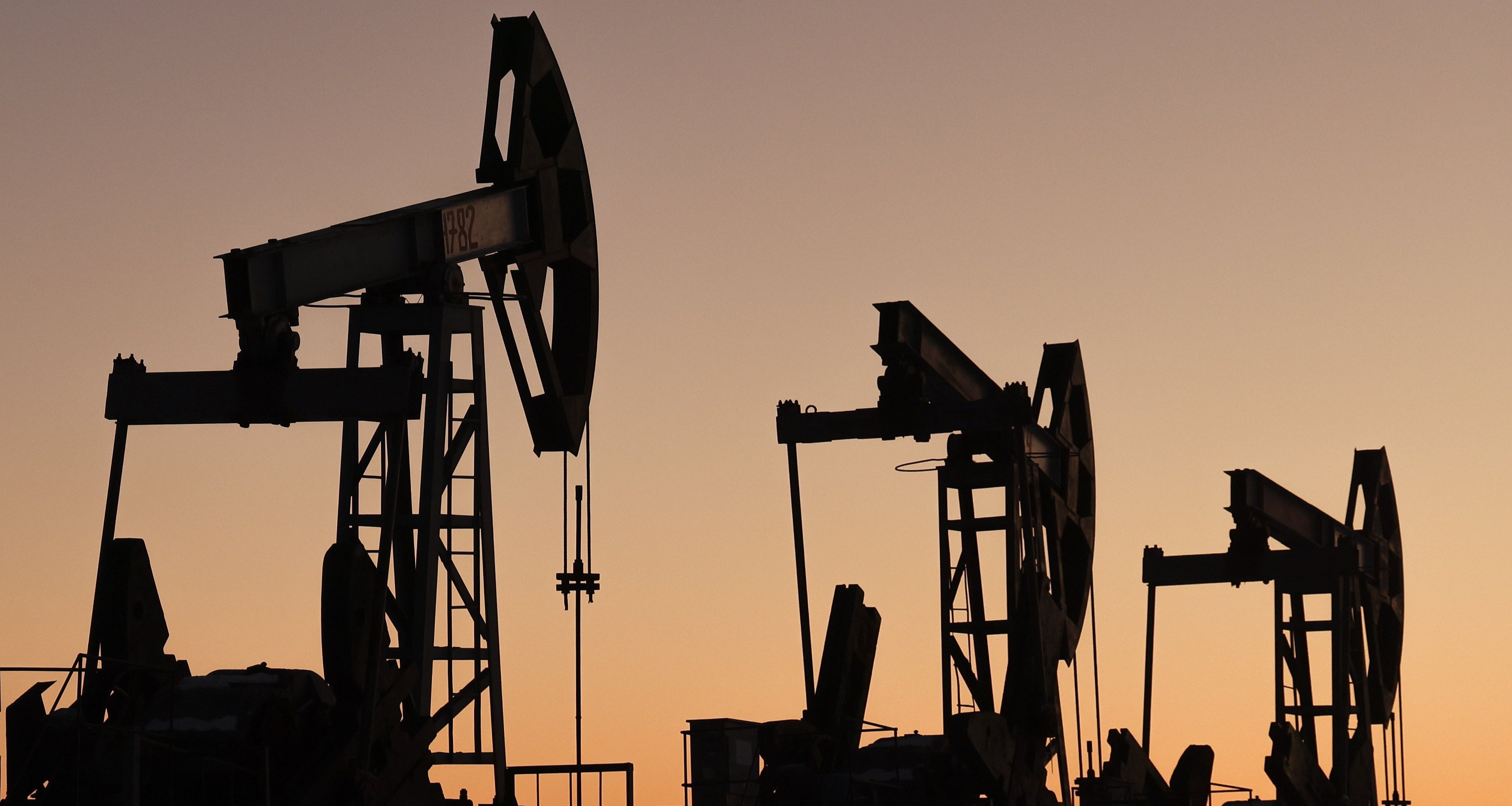 Указ о противодействии «нефтяному потолку» вступает в силу. В чем его проблема